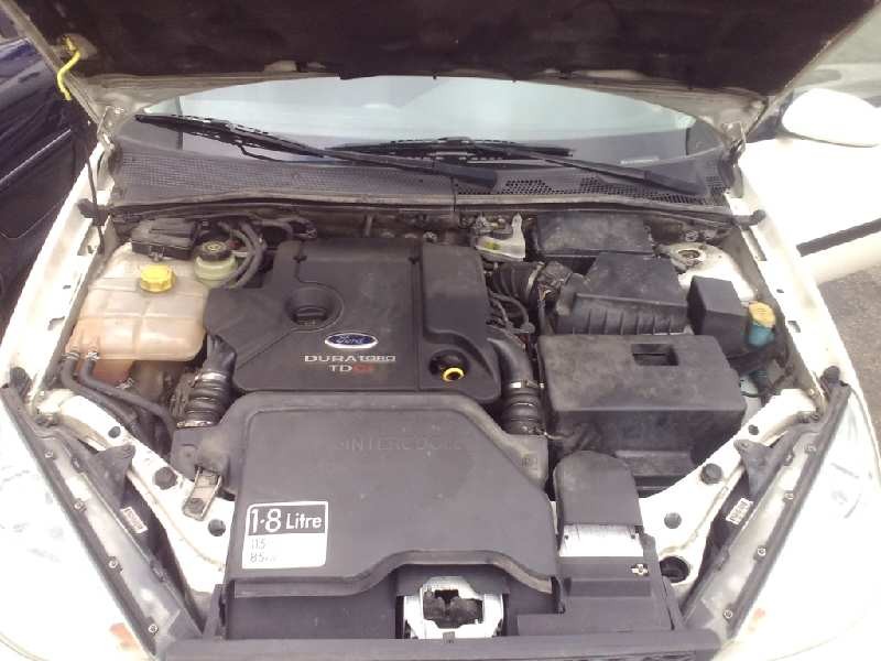 ford focus berlina (cak) del año 2001