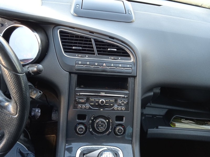 peugeot 5008 (0u_, 0e_) del año 2010