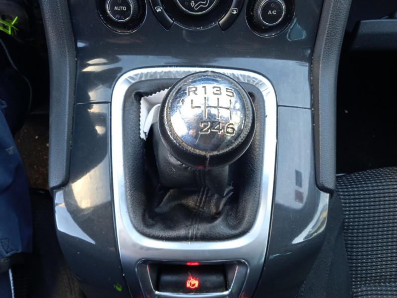 peugeot 5008 (0u_, 0e_) del año 2010