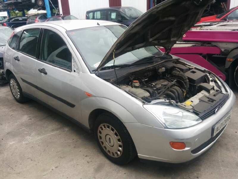 ford focus berlina (cak) del año 2000