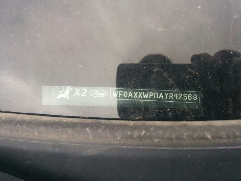 ford focus berlina (cak) del año 2000