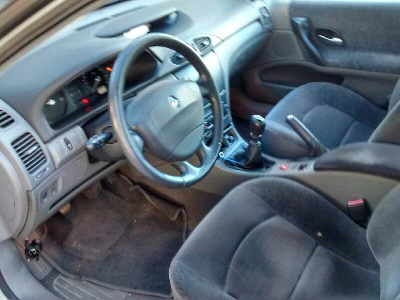 renault laguna ii (bg0) del año 2001