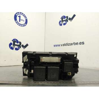 CAJA RELES / FUSIBLES G92Z153010 7D190384