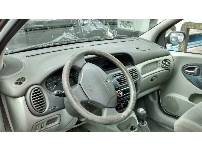 renault scenic (ja..) del año 2002