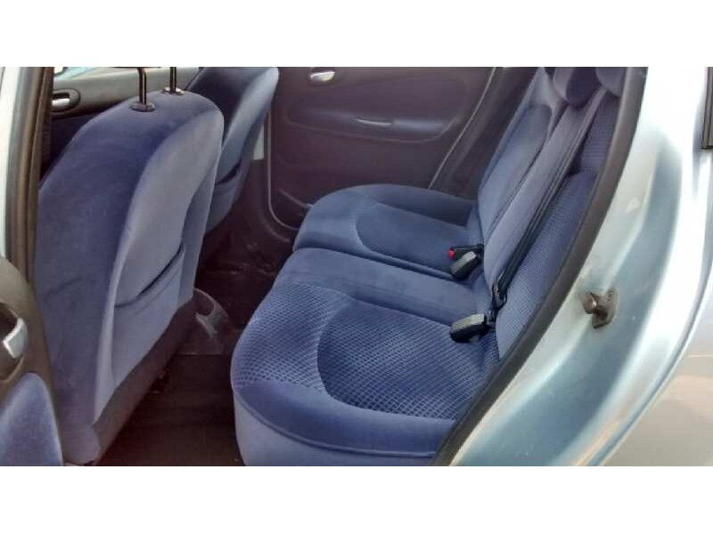 peugeot 206 berlina del año 2004