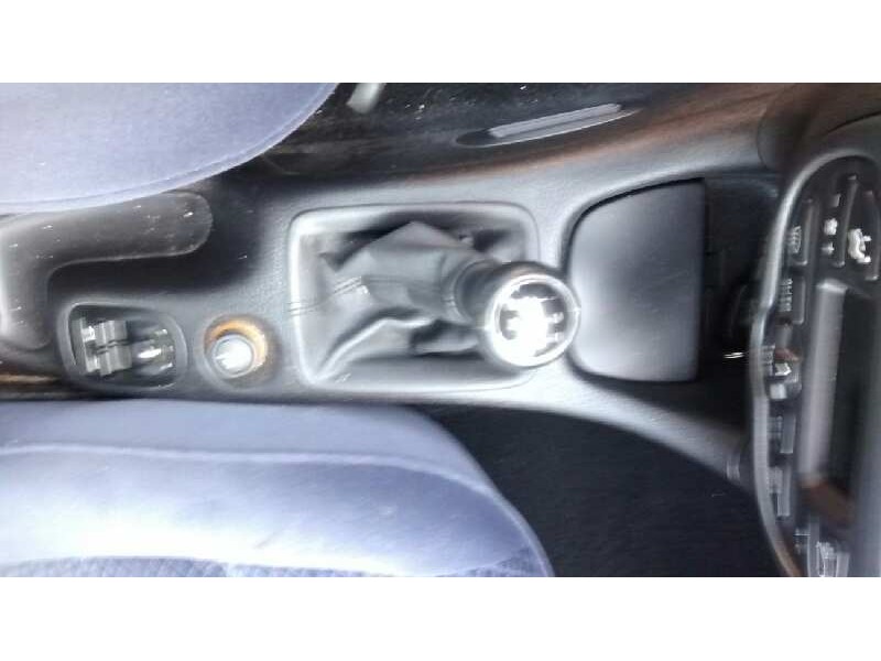 peugeot 206 berlina del año 2004