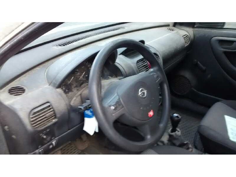 opel corsa c del año 2004