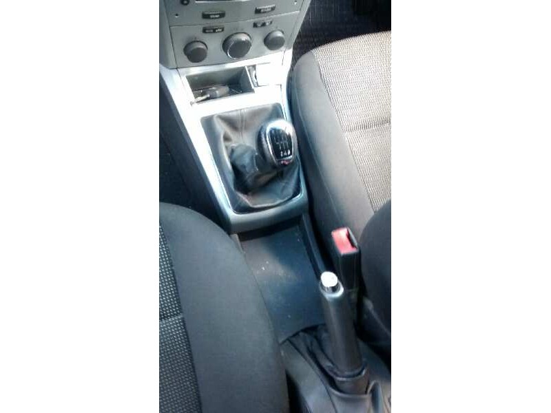 opel astra gtc del año 2009