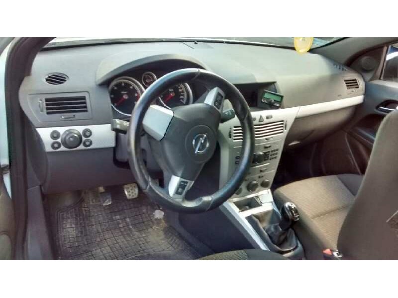 opel astra gtc del año 2009