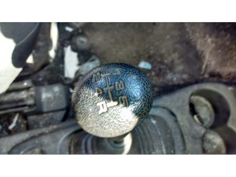 opel agila del año 2004