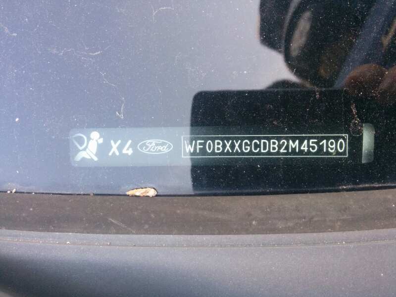 ford focus berlina (cak) del año 2003