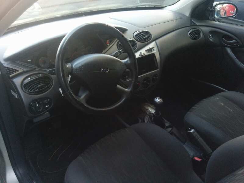 ford focus berlina (cak) del año 2003