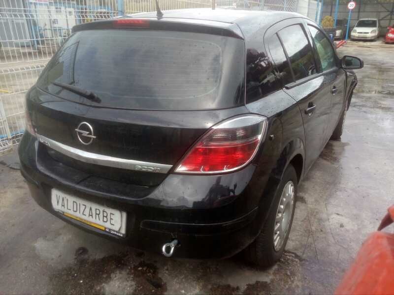 opel astra h berlina del año 2008