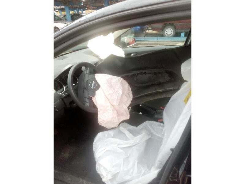 opel astra h berlina del año 2008