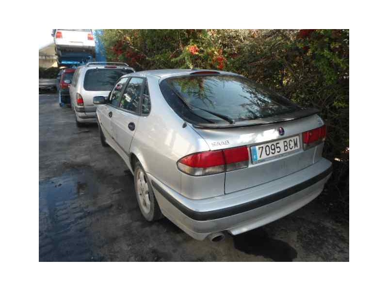 saab 9-3 berlina del año 2000