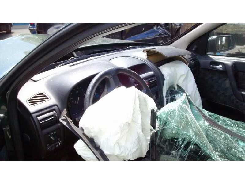 opel astra g berlina del año 2001