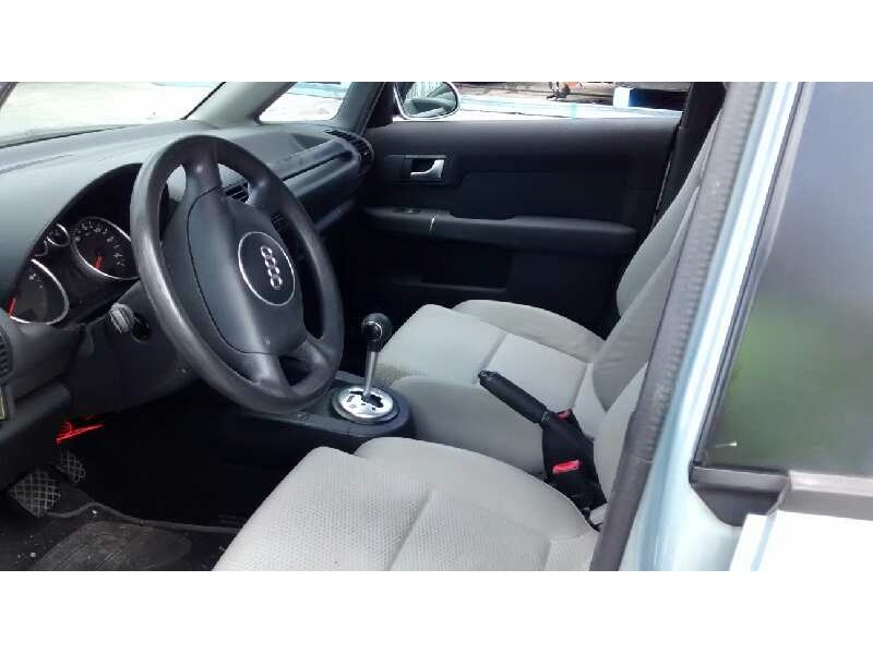 audi a2 (8z) del año 2001