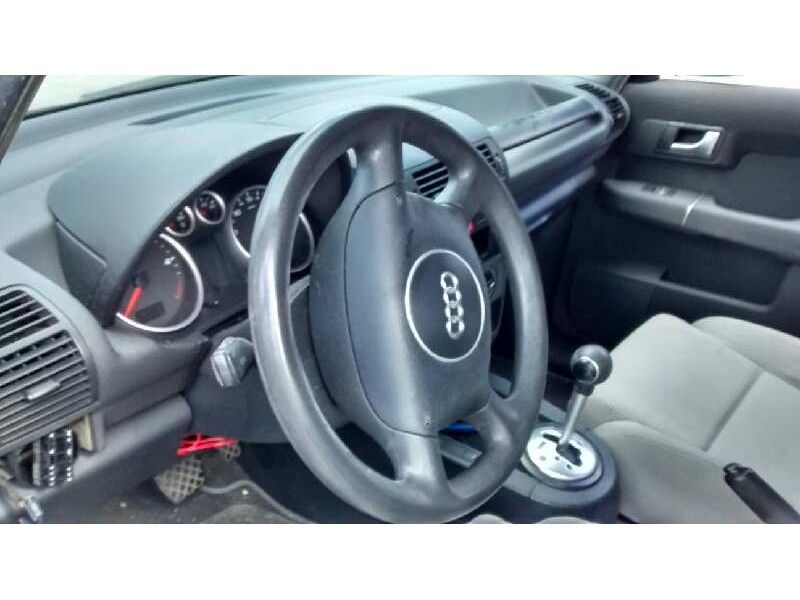 audi a2 (8z) del año 2001