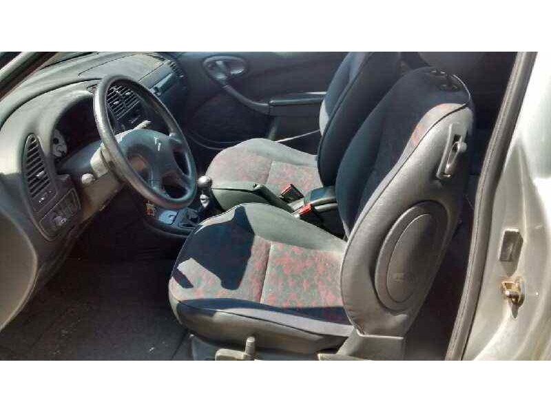 citroën xsara berlina del año 2002