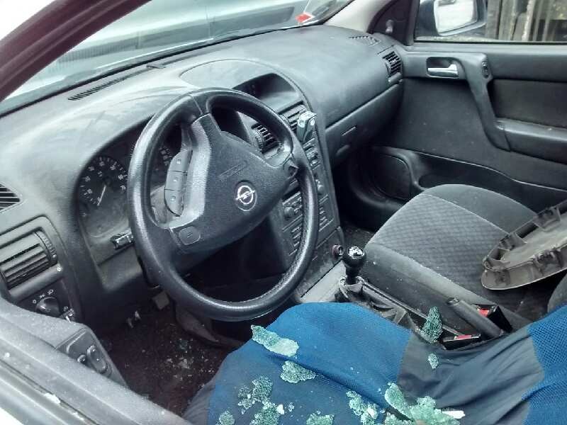 opel astra g berlina del año 2002