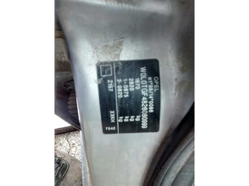 opel astra g berlina del año 2002