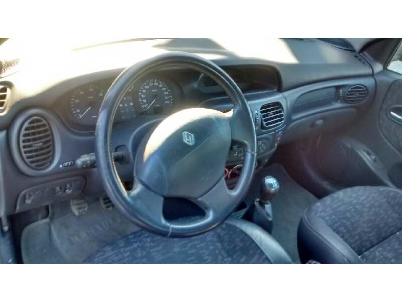 renault megane i fase 2 berlina (ba0) del año 2002
