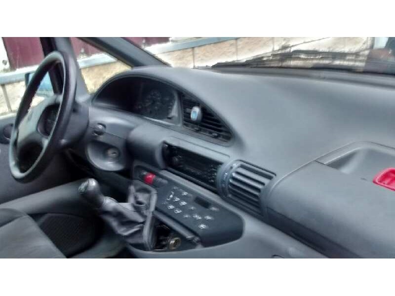 peugeot 806 del año 2000