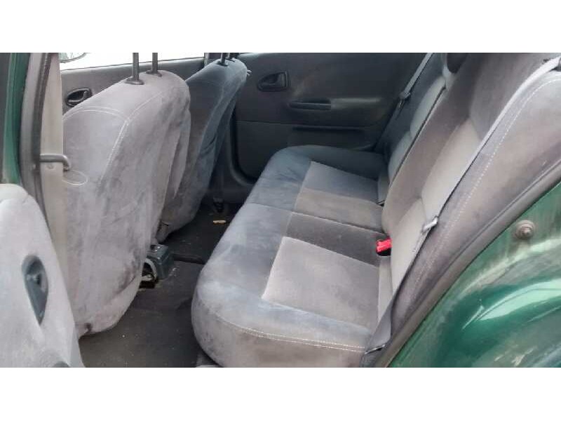 renault megane i fase 2 berlina (ba0) del año 2000