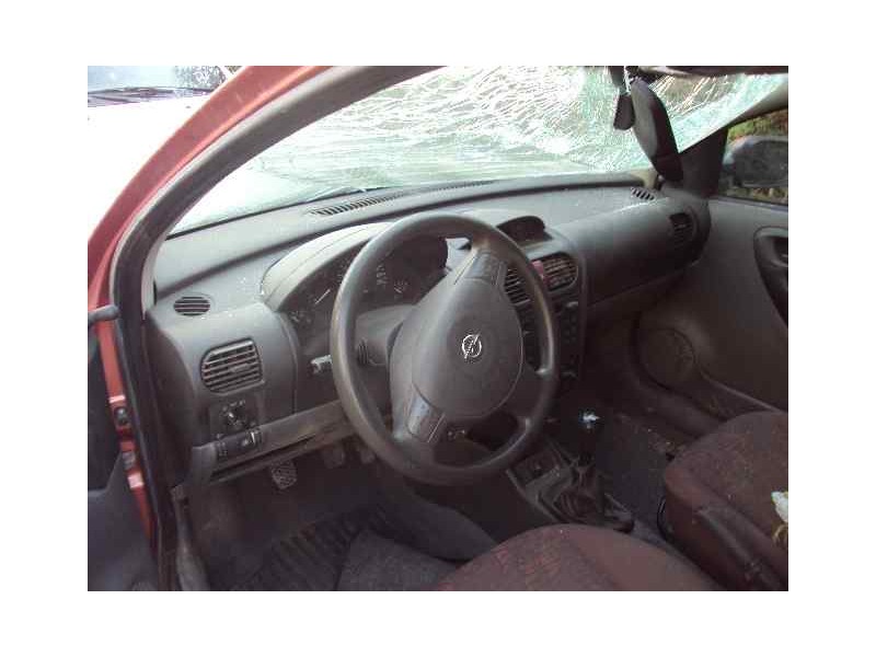 opel corsa c del año 2000