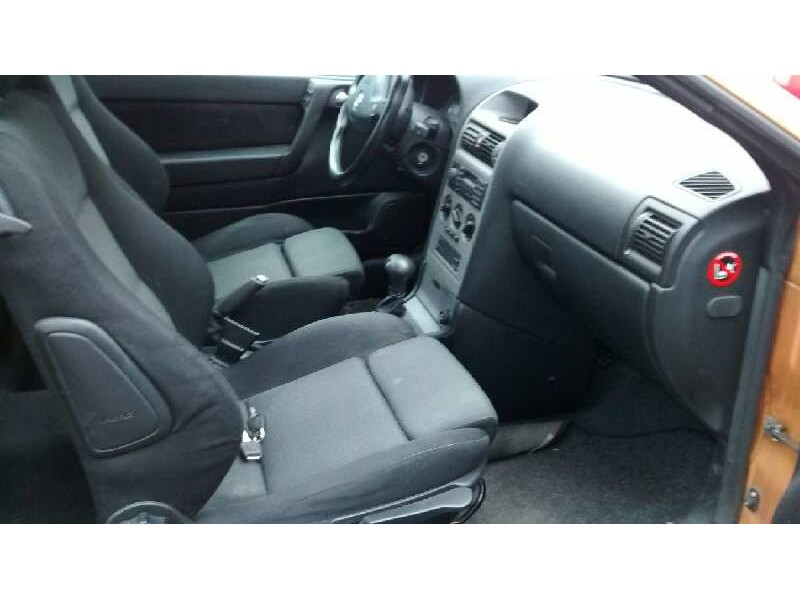 opel astra g coupé del año 2001