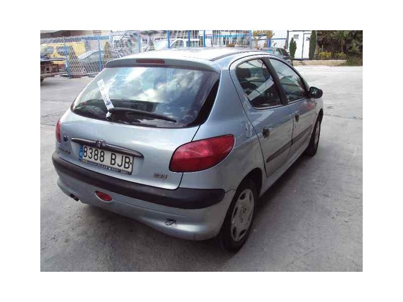 peugeot 206 berlina del año 2001