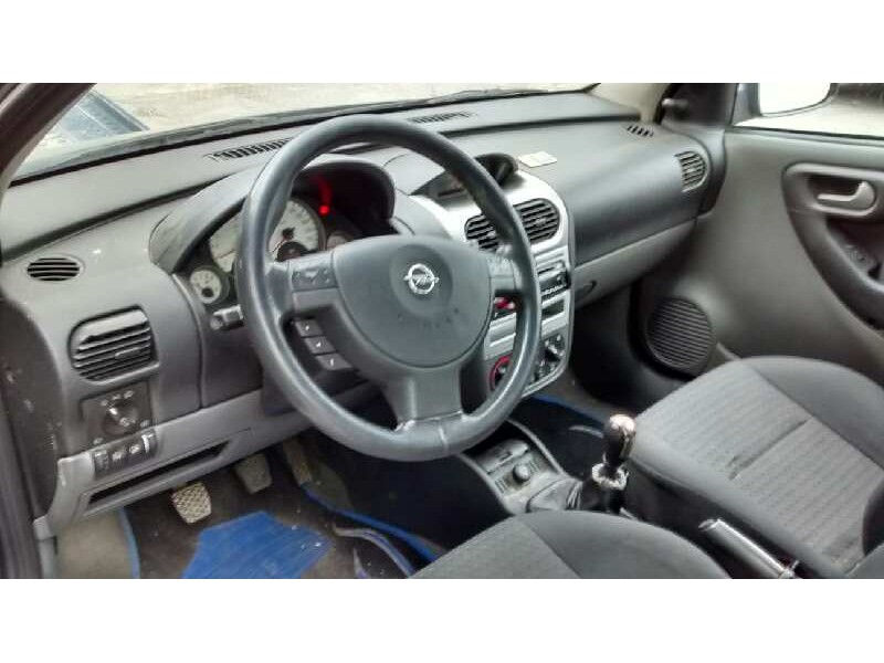 opel corsa c del año 2001