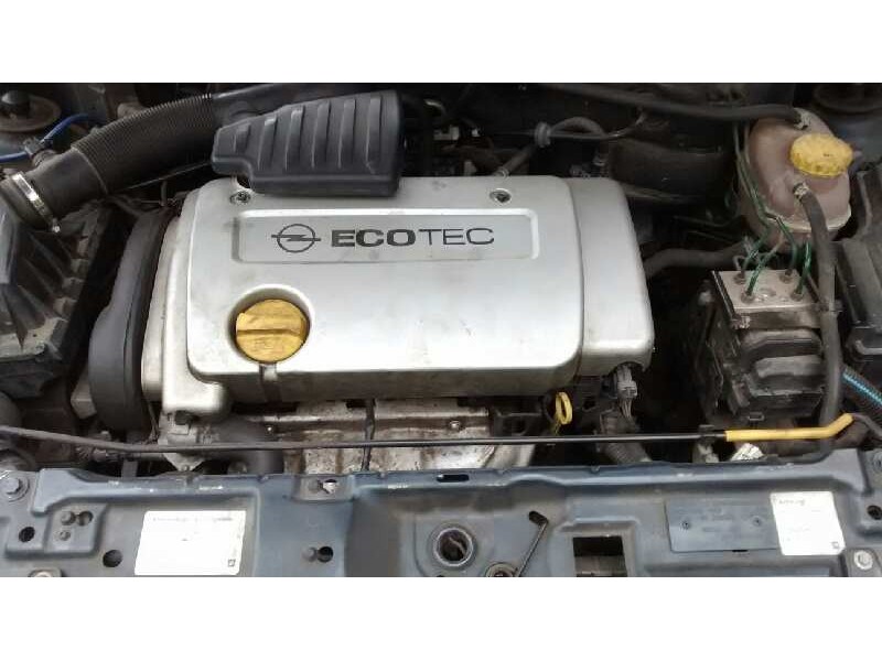 opel corsa c del año 2001