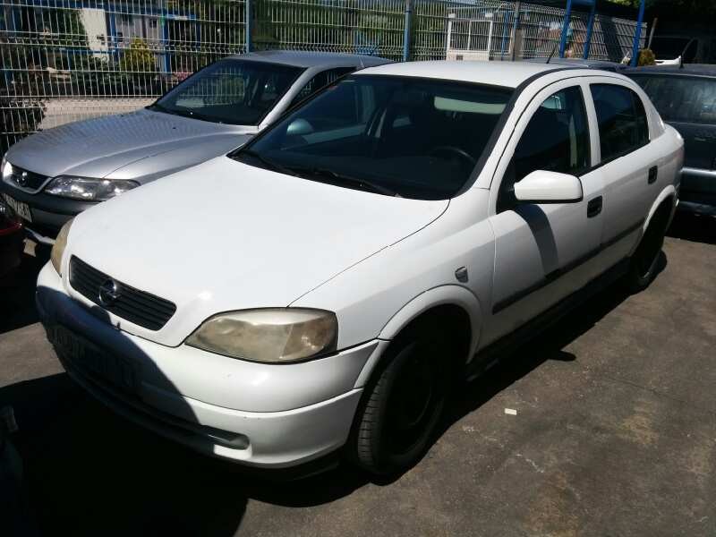 opel astra g berlina del año 2002