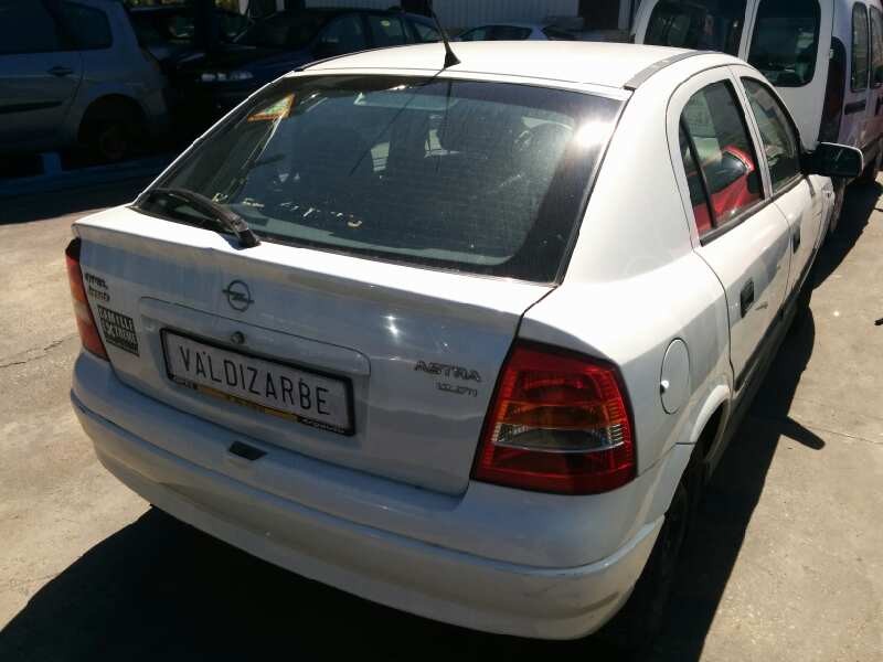 opel astra g berlina del año 2002