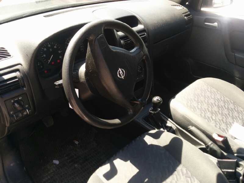 opel astra g berlina del año 2002