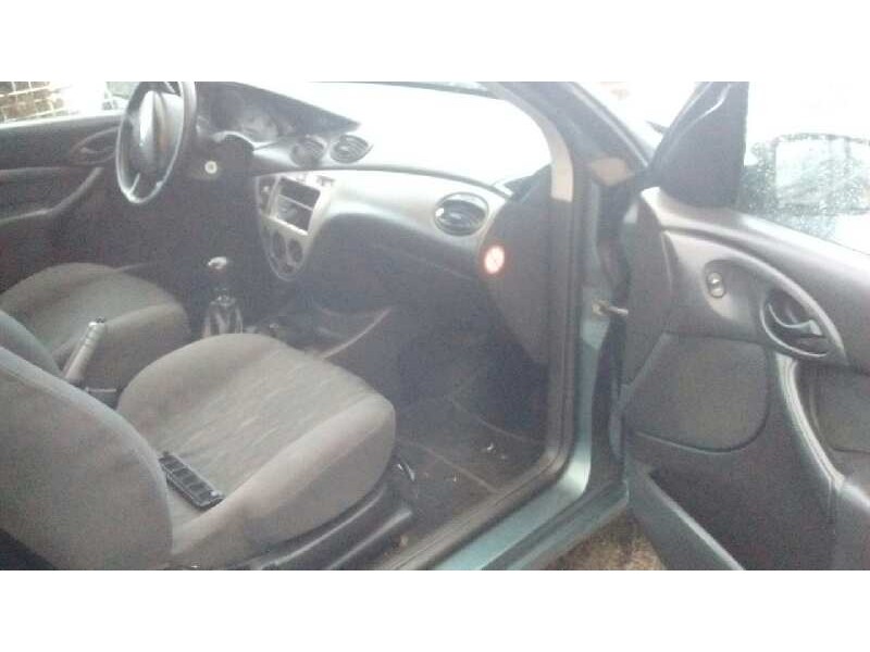 ford focus berlina (cak) del año 2003