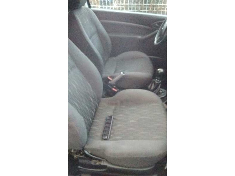 ford focus berlina (cak) del año 2003