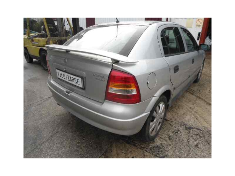 opel astra g berlina del año 2000