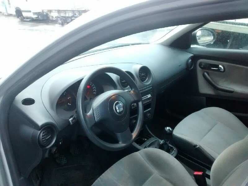 seat ibiza (6l1) del año 2002