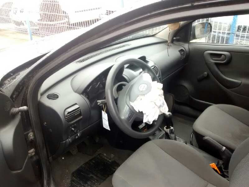 opel corsa c del año 2002