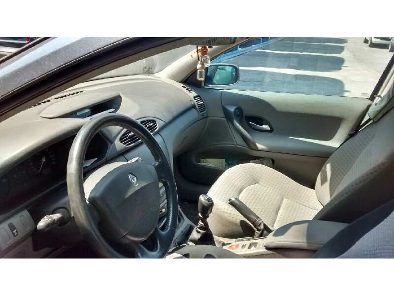 renault laguna ii (bg0) del año 2003