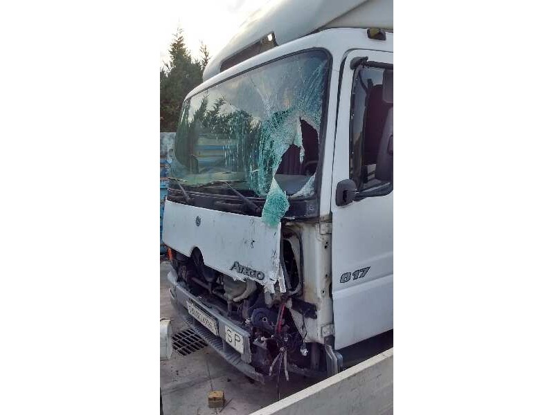 mercedes-benz 817 del año 2000