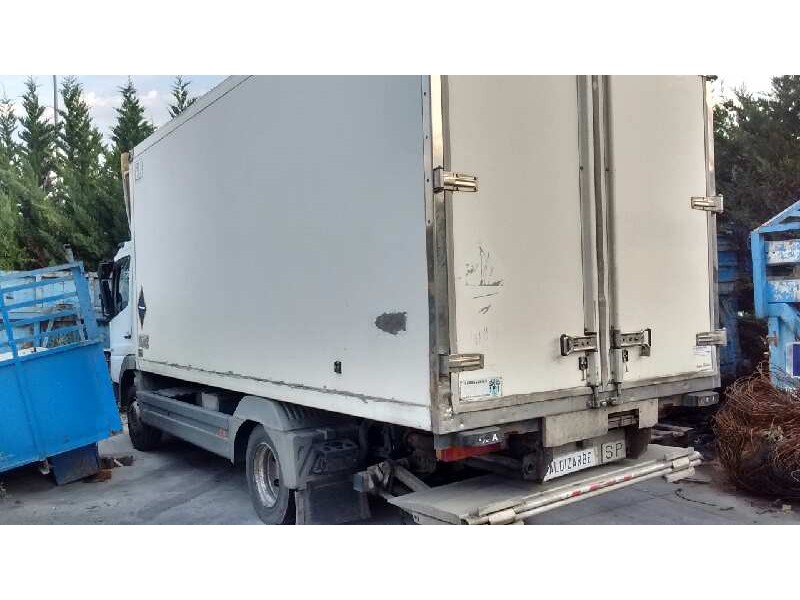 mercedes-benz 817 del año 2000