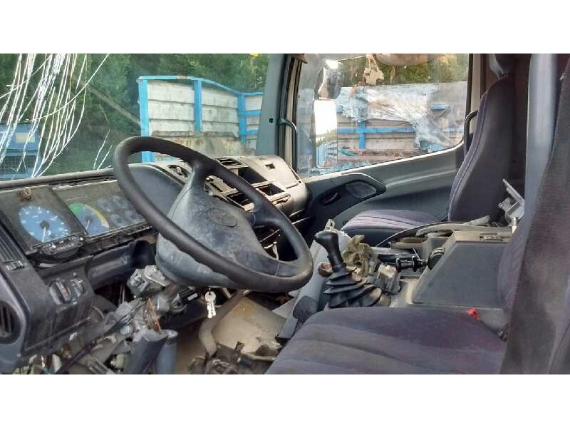 mercedes-benz 817 del año 2000