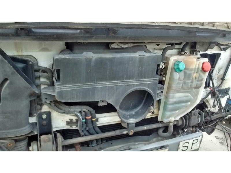 mercedes-benz 817 del año 2000