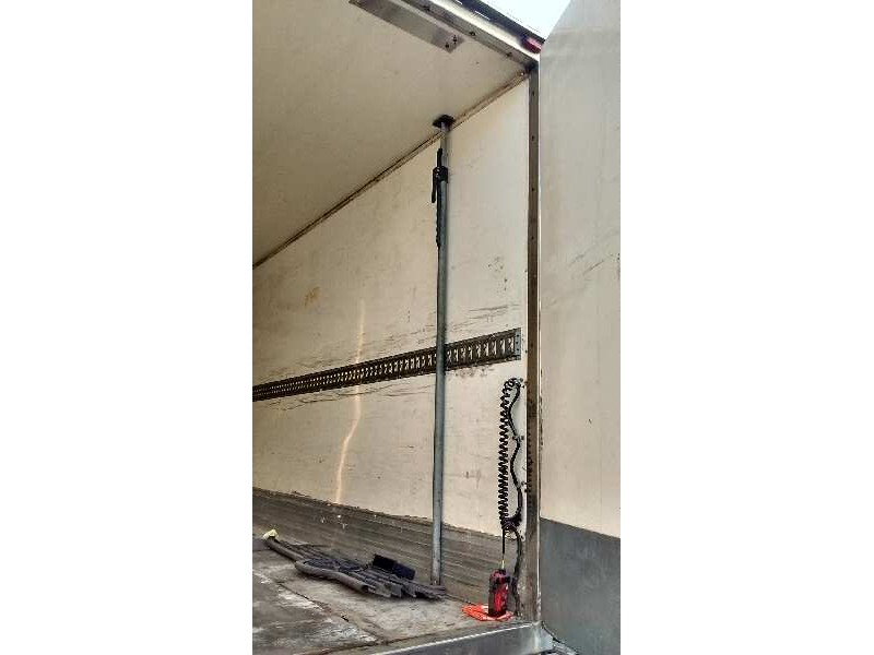 mercedes-benz 817 del año 2000