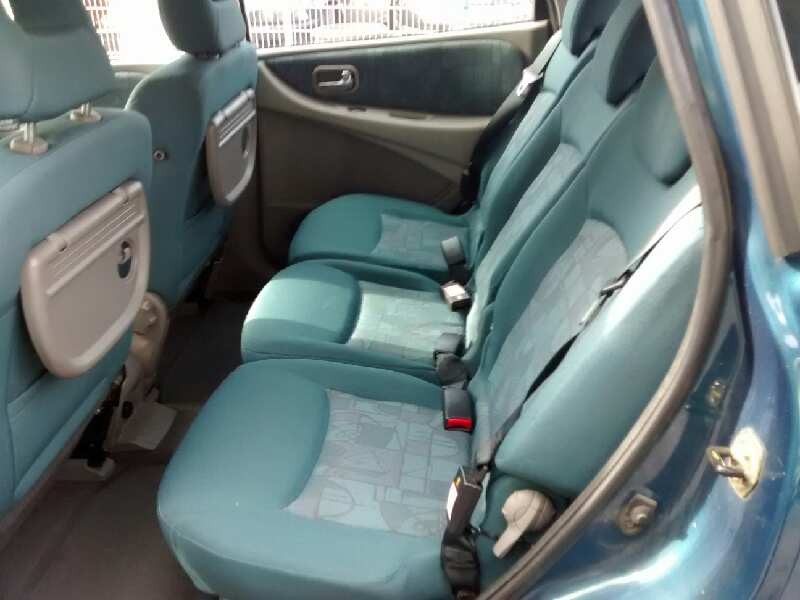 nissan almera tino (v10m) del año 2002