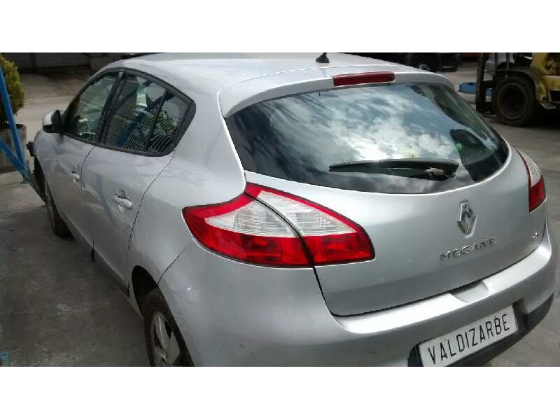 renault megane iii berlina 5 p del año 2010