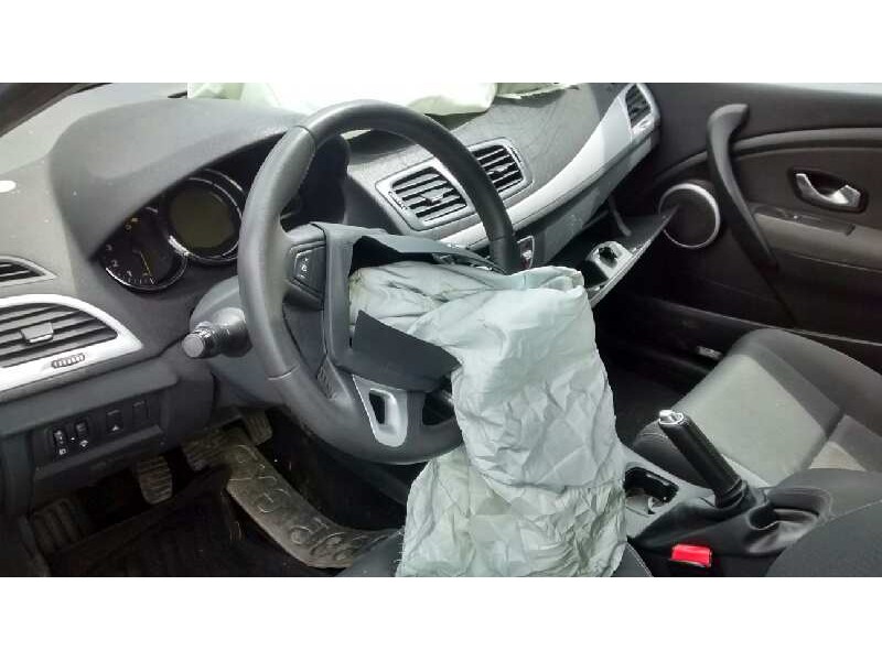 renault megane iii berlina 5 p del año 2010